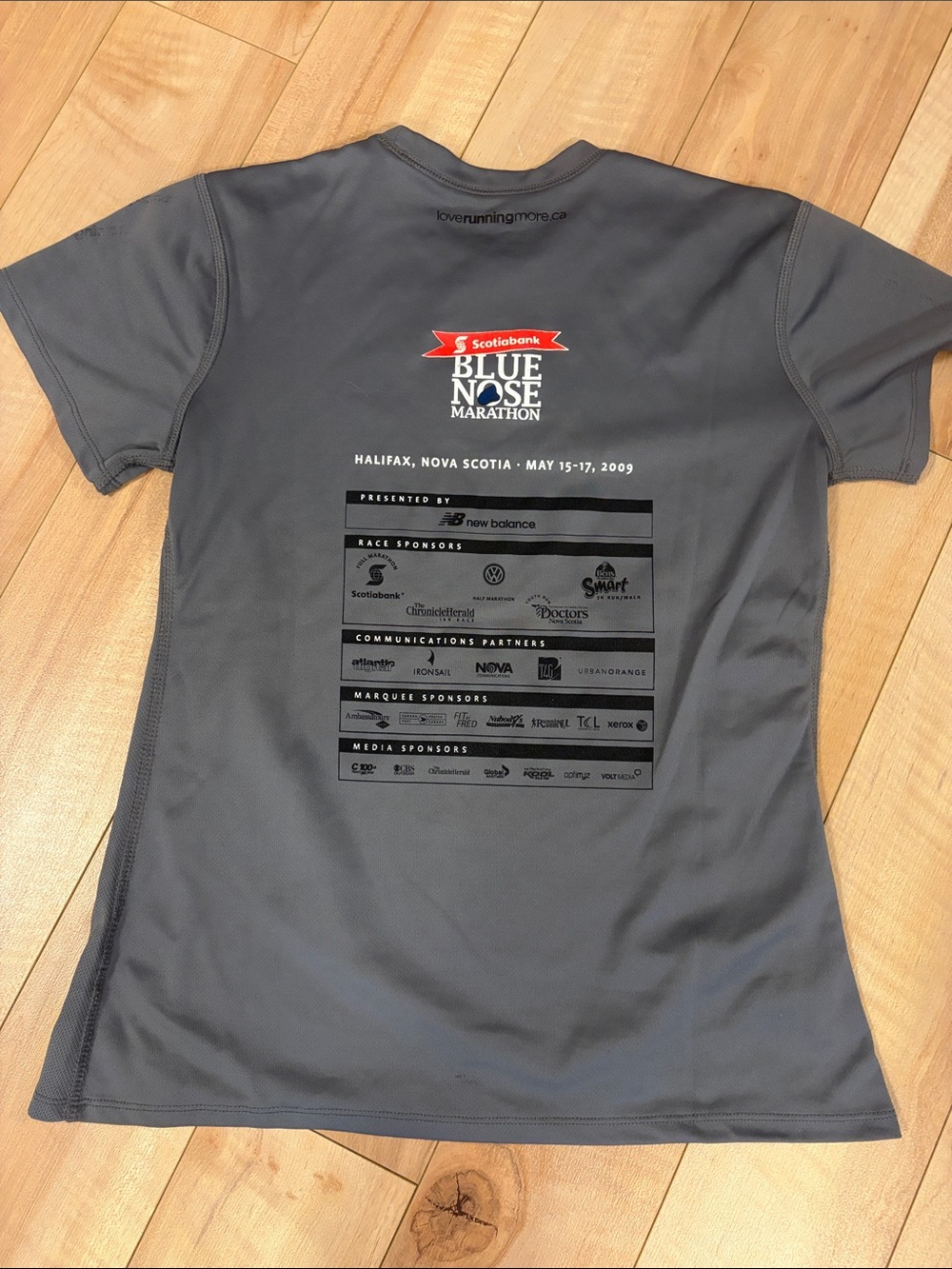 2009 bluenose marathon tshirt - Picture 2 of 2